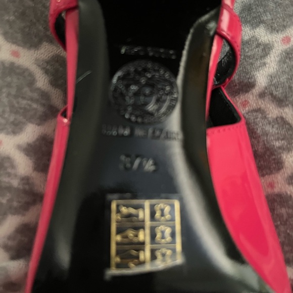 Size 37 1/2 Versace patent leather sling back coral color New - Picture 9 of 9